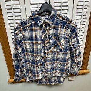 Women’s trendy flannel button down shirt sz Small